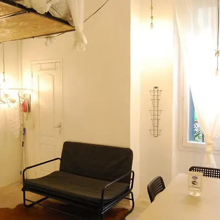 Arty 20m² District Of Batignolles Parigi